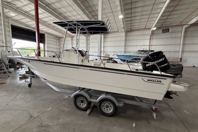 BOATZON | Boston Whaler 210 Montauk 2015