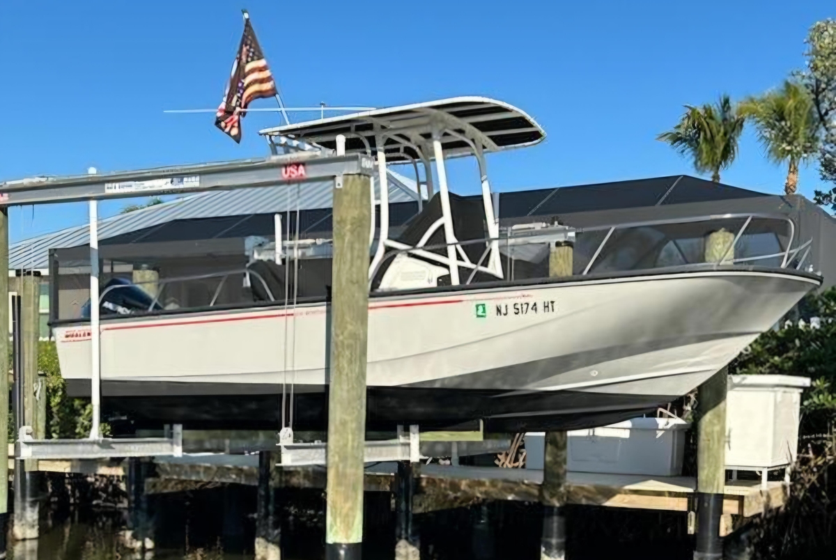 2023 Boston Whaler 210 Montauk - Sold Boat