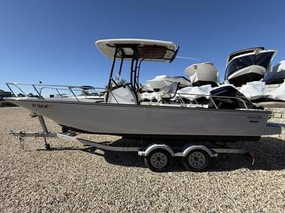 BOATZON | Boston Whaler 210 Montauk 2023