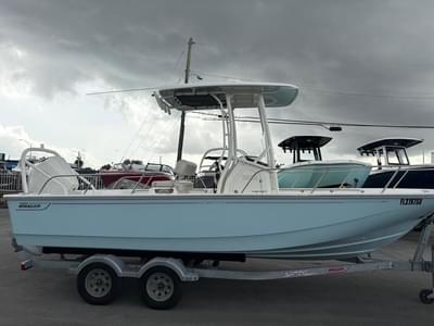 BOATZON | Boston Whaler 210 Montauk 2023