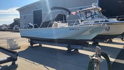 BOATZON | Boston Whaler 210 Montauk 2024