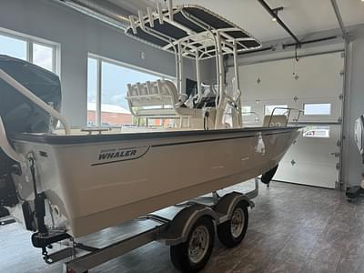 BOATZON | Boston Whaler 210 Montauk 2025