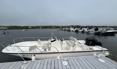 BOATZON | Boston Whaler 210 Montauk 2025