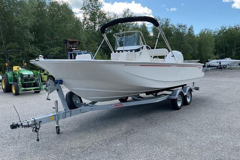 2025 Boston Whaler 210 Montauk - Sold Boat