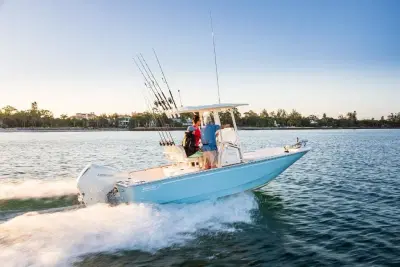 BOATZON | Boston Whaler 210 Montauk 2026