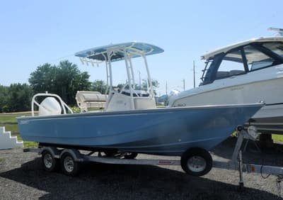 BOATZON | Boston Whaler 210 Montauk 2026