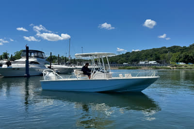 BOATZON | Boston Whaler 210 Montauk 2026