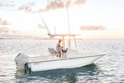 BOATZON | Boston Whaler 210 Montauk 2026
