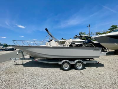 BOATZON | Boston Whaler 210 Montauk 2026