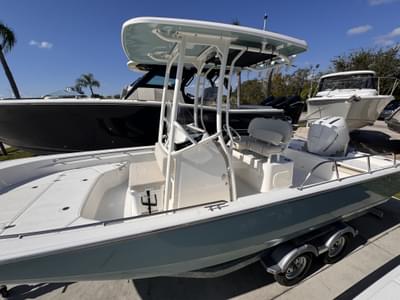 BOATZON | Boston Whaler 210 Montauk 2026