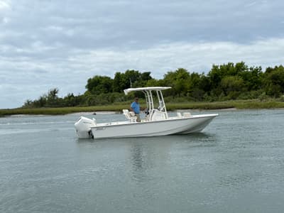 BOATZON | Boston Whaler 210 Montauk 2026