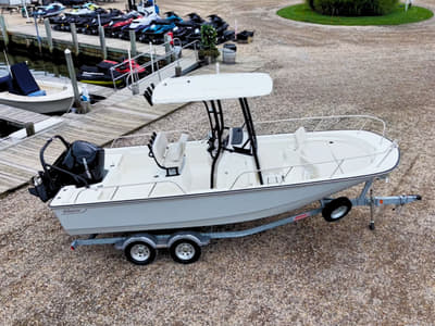 BOATZON | Boston Whaler 210 Montauk 2027