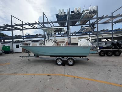 BOATZON | Boston Whaler 210 Montauk 2027