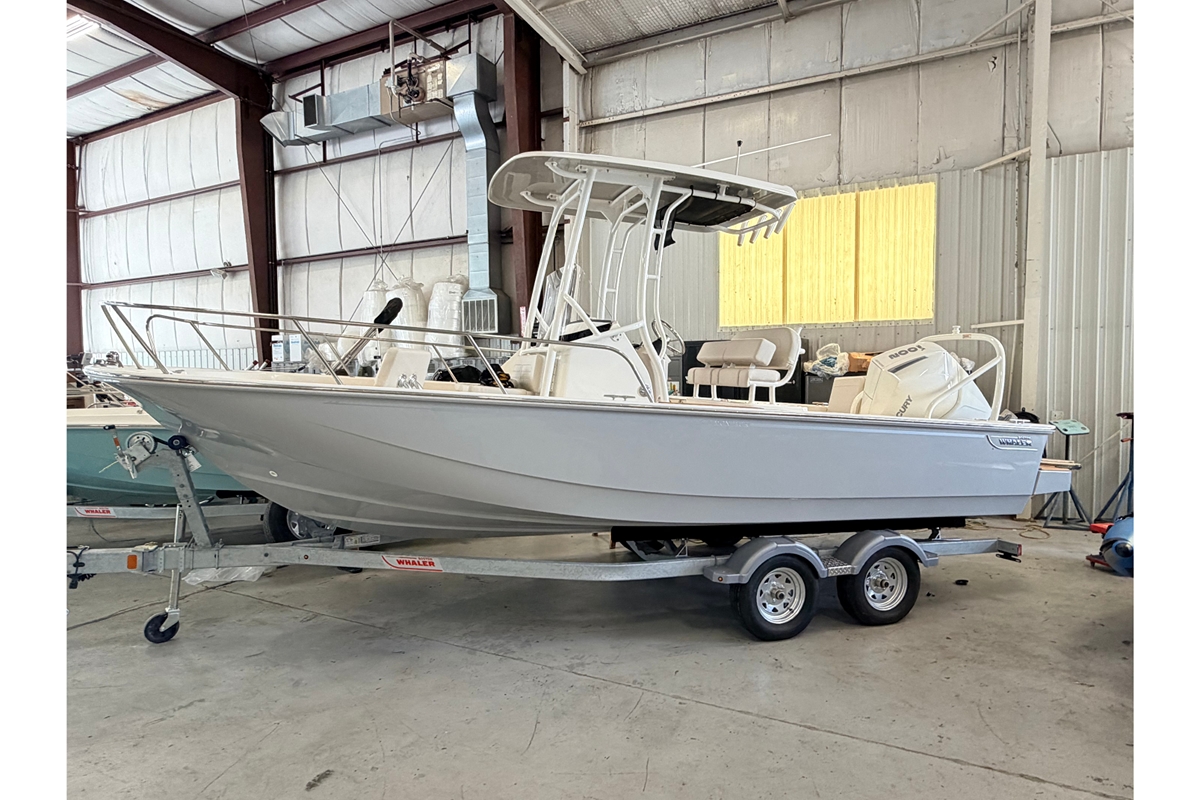 2027 Boston Whaler 210 Montauk - Sold Boat