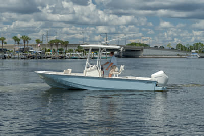 BOATZON | Boston Whaler 210 Montauk 2027