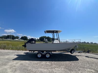 BOATZON | Boston Whaler 210 Montauk 2027