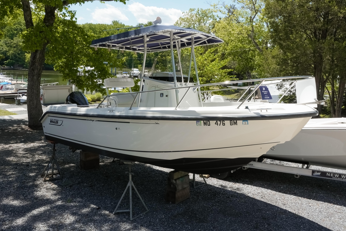 2001 Boston Whaler 210 Outrage - Sold Boat
