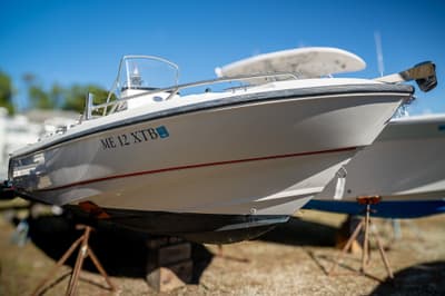 BOATZON | Boston Whaler 210 Outrage 2002