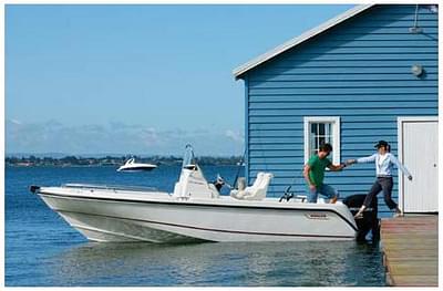 BOATZON | Boston Whaler 210 Outrage 2006
