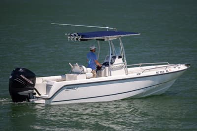 BOATZON | Boston Whaler 210 Outrage 2006