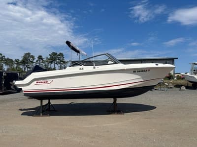 BOATZON | Boston Whaler 210 Vantage 2025