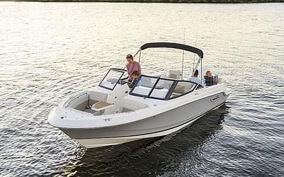 BOATZON | Boston Whaler 210 Vantage 2025 BOATZON | Boston Whaler 210 Vantage 2025
