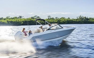 BOATZON | Boston Whaler 210 Vantage 2026