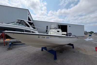 BOATZON | Boston Whaler 22 Dauntless 2000