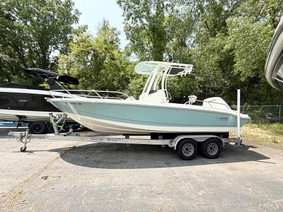 BOATZON | Boston Whaler 220 Dauntless 2022 BOATZON | Boston Whaler 220 Dauntless 2022