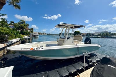 BOATZON | Boston Whaler 220 Dauntless 2023