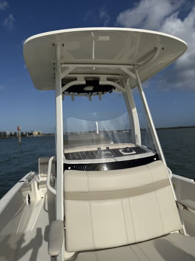 BOATZON | Boston Whaler 220 DAUNTLESS 2023