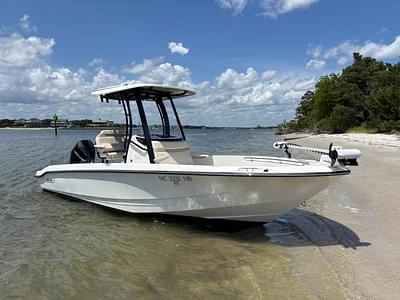 BOATZON | Boston Whaler 220 Dauntless 2023 BOATZON | Boston Whaler 220 Dauntless 2023