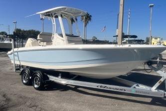 BOATZON | Boston Whaler 220 Dauntless 2024