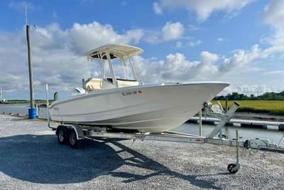 BOATZON | Boston Whaler 220 Dauntless 2024