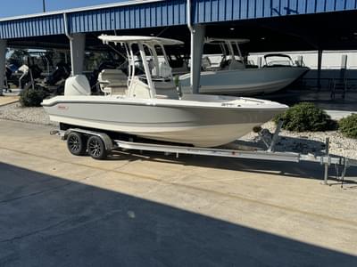 BOATZON | Boston Whaler 220 Dauntless 2026