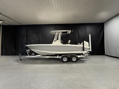 BOATZON | Boston Whaler 220 Dauntless 2026