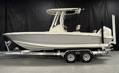 BOATZON | Boston Whaler 220 Dauntless 2026