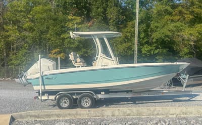 BOATZON | Boston Whaler 220 Dauntless 2026