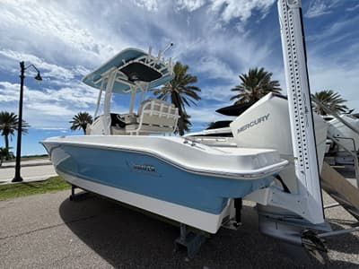 BOATZON | Boston Whaler 220 Dauntless 2027 BOATZON | Boston Whaler 220 Dauntless 2027