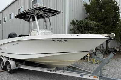 BOATZON | Boston Whaler 220 Outrage 2012