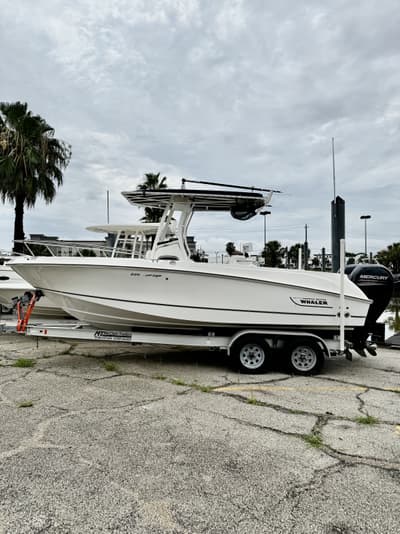 BOATZON | Boston Whaler 220 OUTRAGE 2016 BOATZON | Boston Whaler 220 OUTRAGE 2016