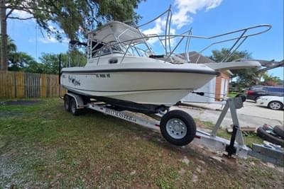 BOATZON | Boston Whaler 23 Conquest 2001