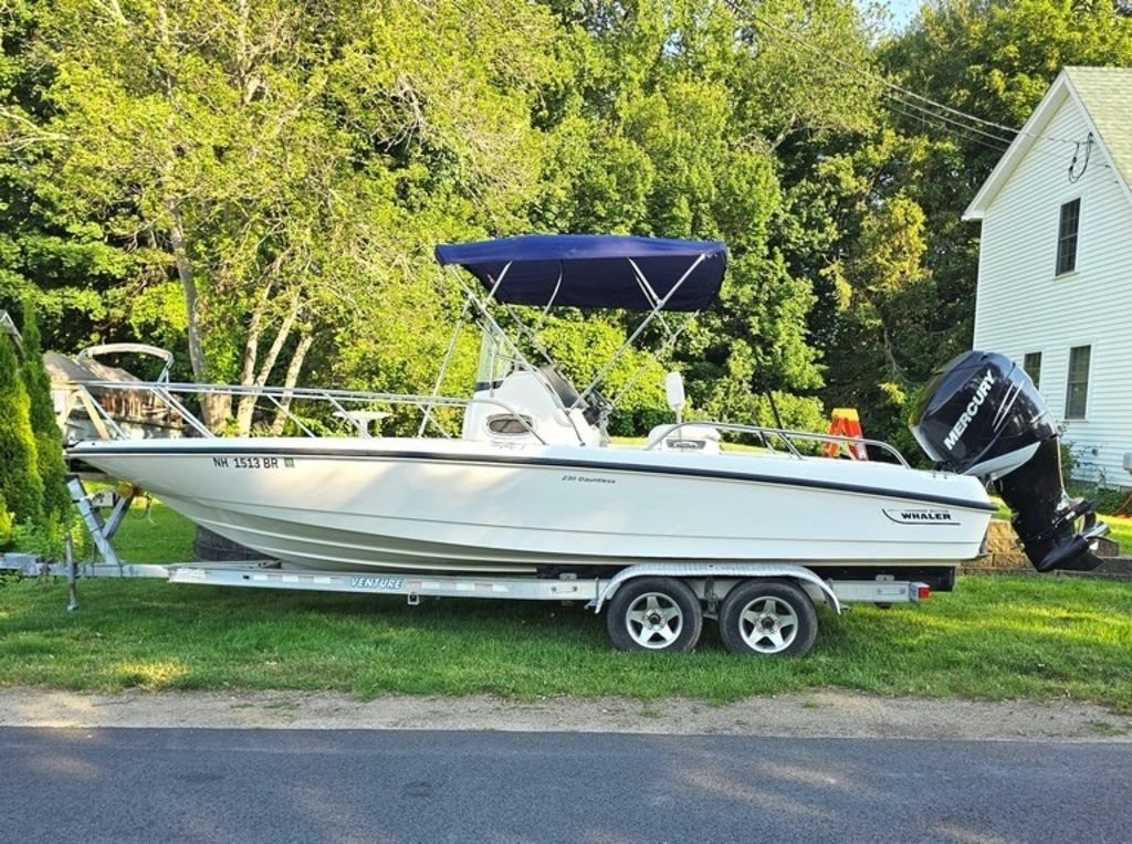 2011 Boston Whaler 230 Dauntless - Sold Boat