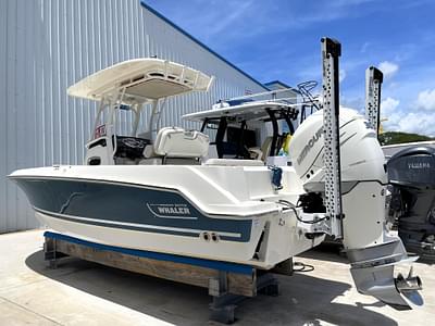 BOATZON | Boston Whaler 230 Outrage 2017