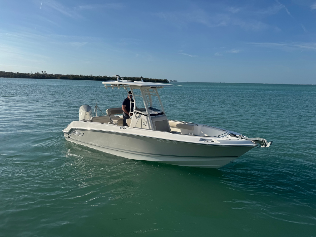 2021 Boston Whaler 230 OUTRAGE - Sold Boat
