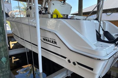 BOATZON | Boston Whaler 230 Outrage 2023