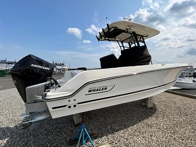 BOATZON | Boston Whaler 230 Outrage 2024