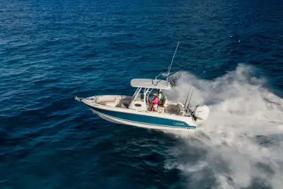 BOATZON | Boston Whaler 230 Outrage 2026