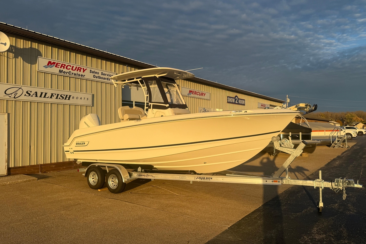 Boston Whaler 230 Outrage 2026