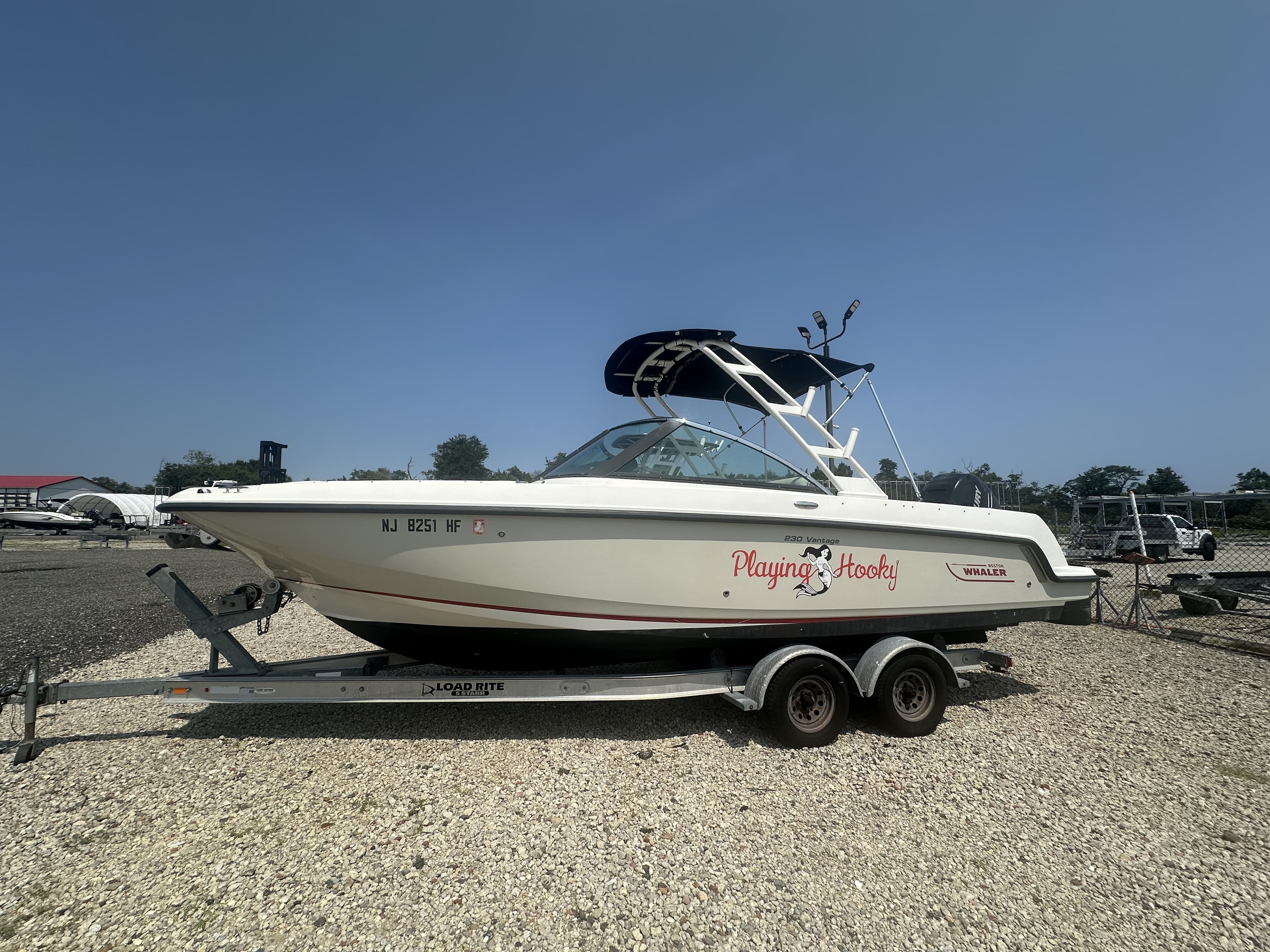 Boston Whaler 230 VANTAGE 2013